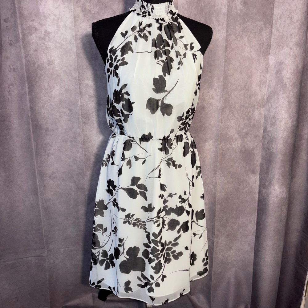 NWT White House Black Market Floral Halter Dress Women Size 0 White Black Chic